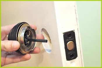 Expert Locksmith Services Tucson, AZ 520-226-3841 - 12-changing-locks